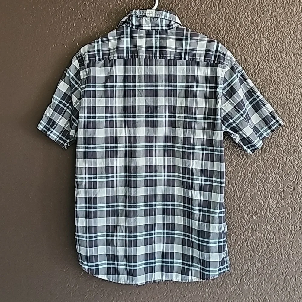Shirt - Picture 2 of 4